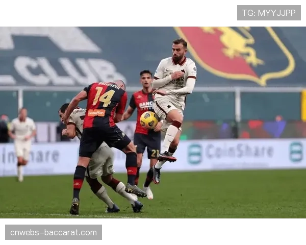 现场直击:卡利亚里主场球迷用歌声为球队顽强的低位防守表现助威 现场直击:卡利亚里主场球迷用歌声为球队顽强的低位防守表现助威